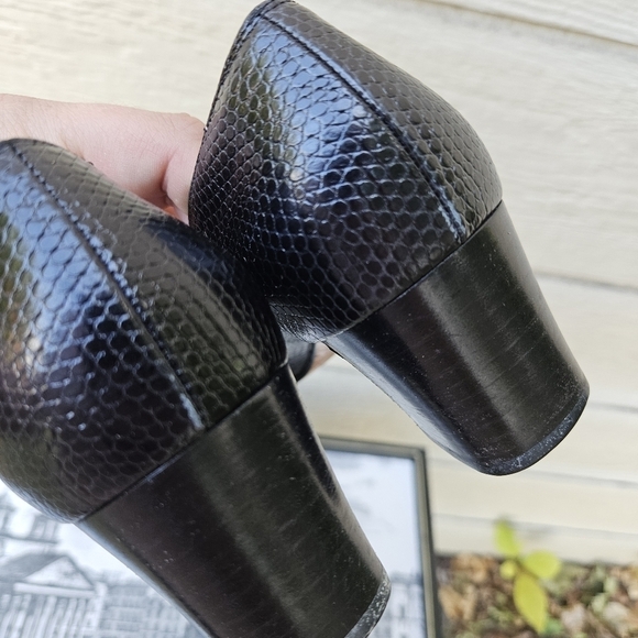 Salvatore Ferragamo black snakeskin leather square toe pumps 8AA narrow - Picture 11 of 11